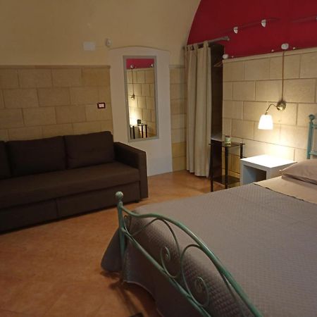 La Dimora Degli Dei Apartment Bari Bagian luar foto