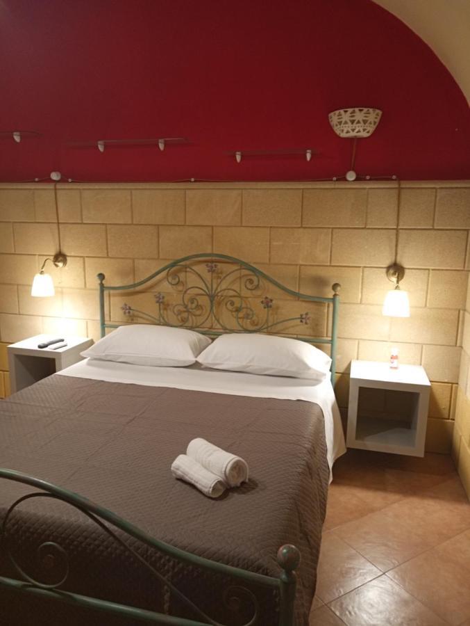 La Dimora Degli Dei Apartment Bari Bagian luar foto