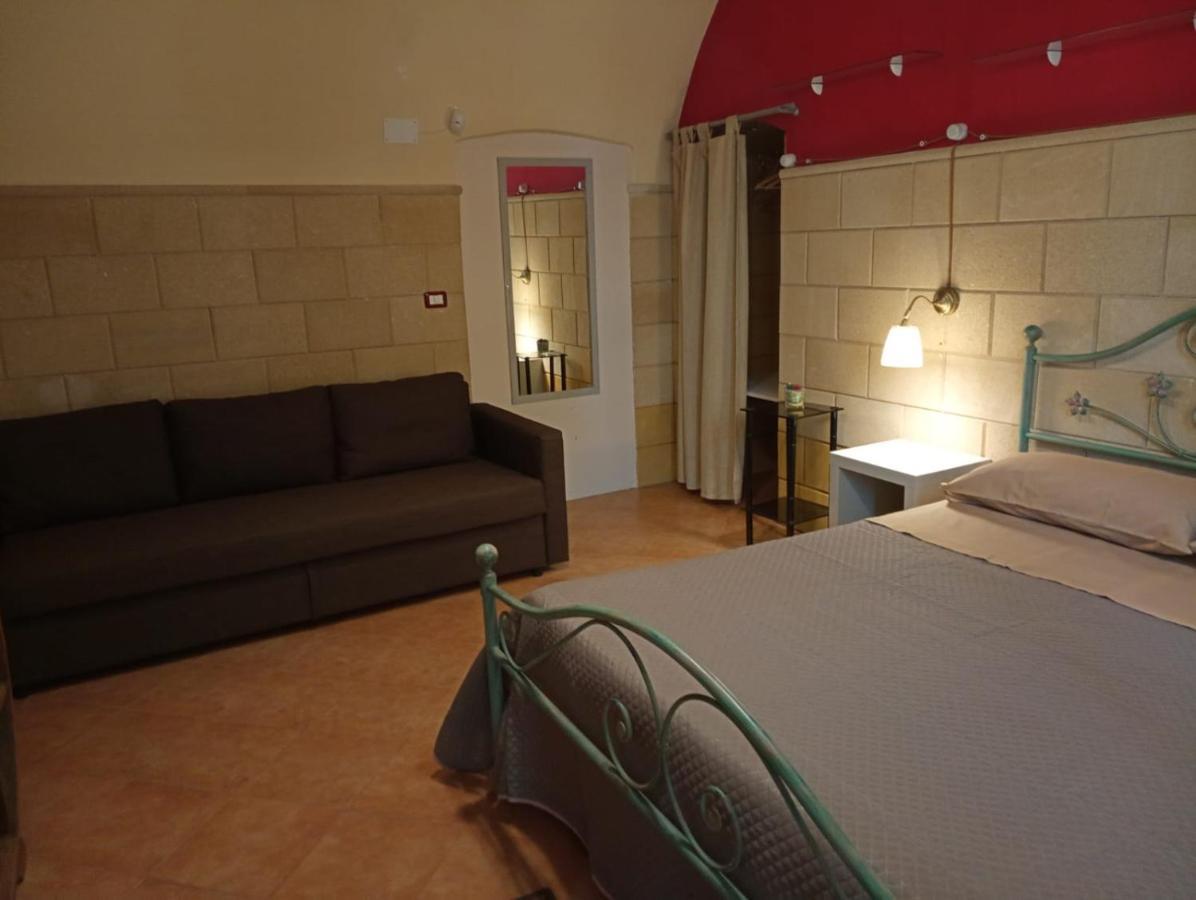 La Dimora Degli Dei Apartment Bari Bagian luar foto