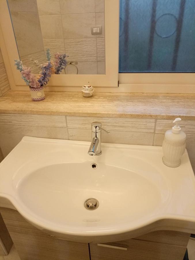 La Dimora Degli Dei Apartment Bari Bagian luar foto